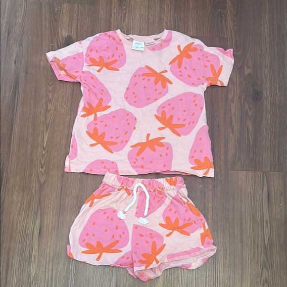 Strawberry Print Set - Picture 3 of 4